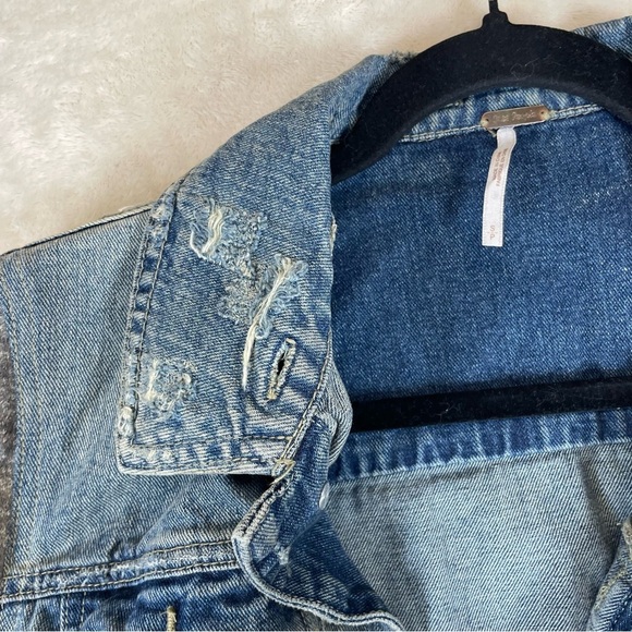 Free people distressed denim jean jacket womens small grunge soft sleeves - Picture 5 of 11